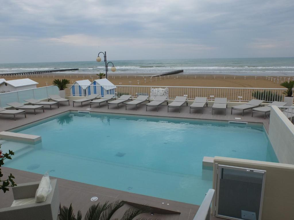 Hotel Canarie Lido di Jesolo Exterior foto